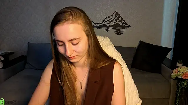 Snapshot of Your_Emily25 chatting on June 21, 8:09 am Your Emily25 online show from June 21, 8:09 am