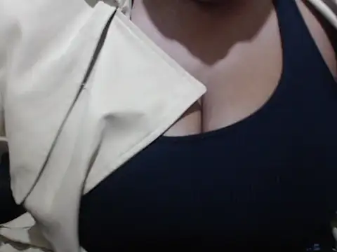 Snapshot of BustyNina41 chatting on May 4, 2:53 pm BustyNina41 online show from May 4, 2:53 pm