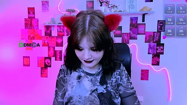 nikki kiss  online show from May 13, 9:05 am