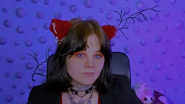 nikki kiss  online show from April 29, 8:51 am