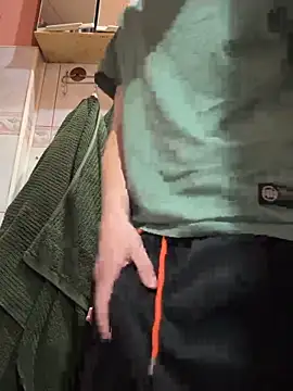 eryk83638 online show from April 13, 4:11 pm