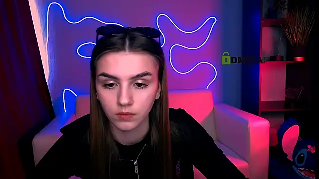 emma hazell online show from April 27, 2:04 pm