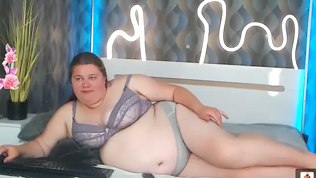 Bella Blvck online show from May 27, 5:53 pm