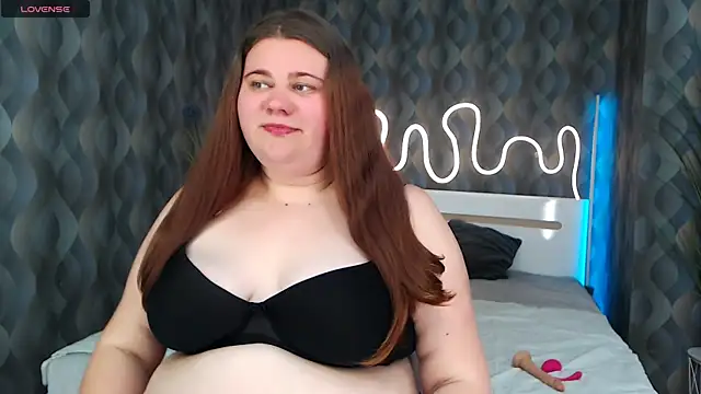 Bella Blvck online show from April 30, 5:42 pm