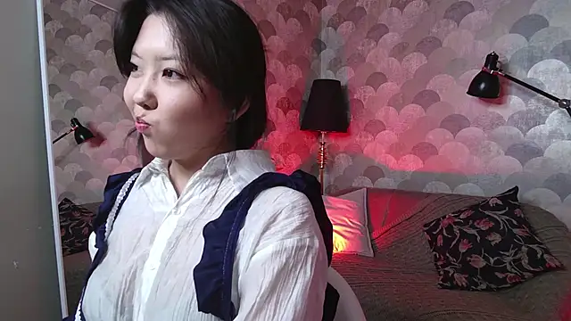 Snapshot of AzureMimi chatting on May 1, 1:49 pm AzureMimi online show from May 1, 1:49 pm