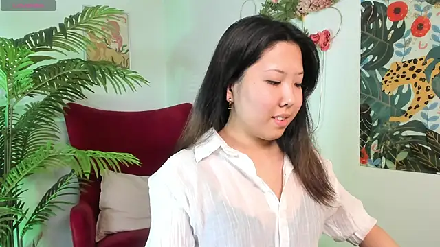 Snapshot of AzureMimi chatting on April 29, 2:10 pm AzureMimi online show from April 29, 2:10 pm