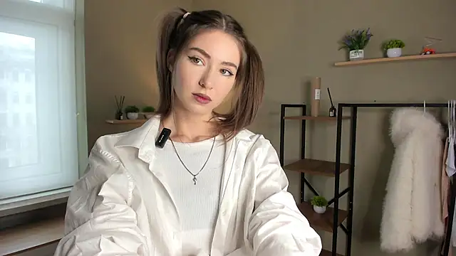 Snapshot of Peaches_Peaches chatting on April 19, 10:05 am Peaches Peaches online show from April 19, 10:05 am