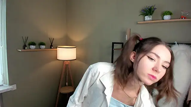 Snapshot of Peaches_Peaches chatting on May 2, 9:36 am Peaches Peaches online show from May 2, 9:36 am