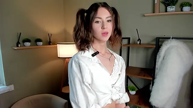 Snapshot of Peaches_Peaches chatting on May 8, 9:13 am Peaches Peaches online show from May 8, 9:13 am