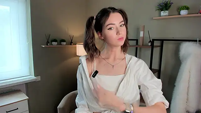 Snapshot of Peaches_Peaches chatting on April 21, 9:49 am Peaches Peaches online show from April 21, 9:49 am