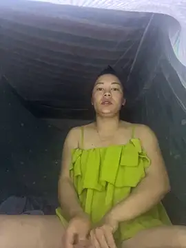 daisy-yeu online show from April 14, 2:44 pm