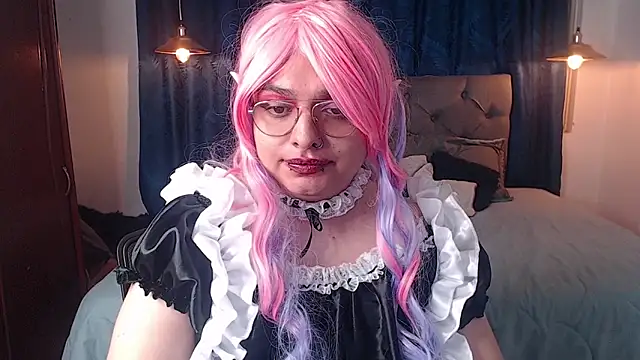 luna snow  online show from April 15, 4:00 pm