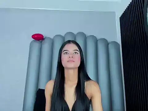 luna-bella  online show from April 25, 3:09 am