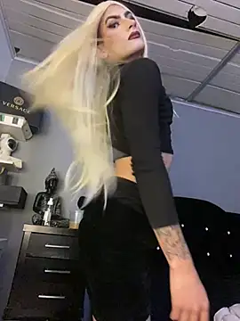 valen lewiiz online show from July 17, 11:57 pm
