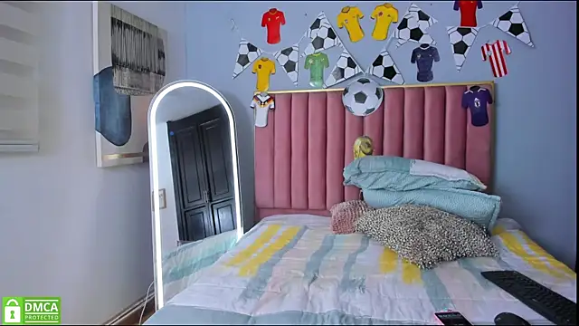 butterflydoll  online show from July 15, 6:26 pm