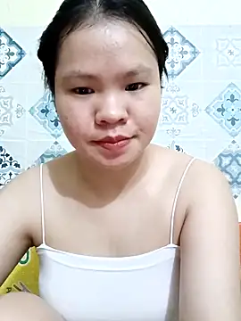 Snapshot of Seraphinahh chatting on May 9, 7:28 pm Seraphinahh online show from May 9, 7:28 pm