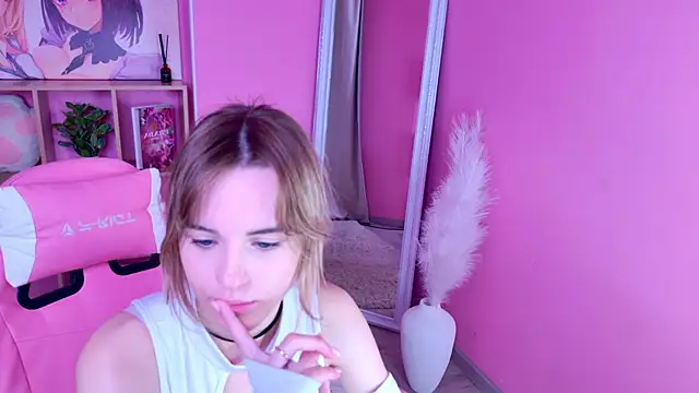Tessa Shy  online show from June 2, 1:44 pm