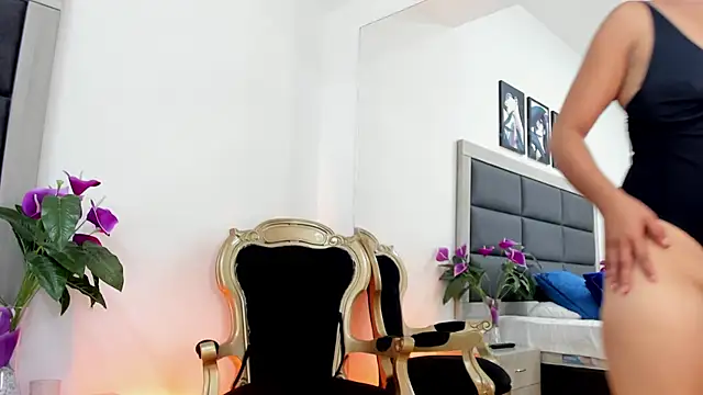 ValentinaCruzz online show from April 15, 7:58 pm