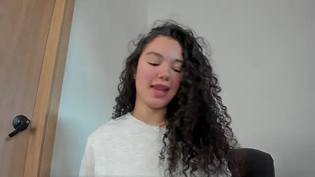 MiaRouseex online show from May 14, 2:58 pm