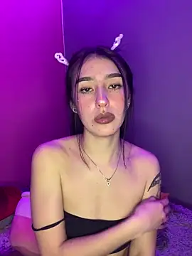 NickieCute- online show from May 1, 2:05 am