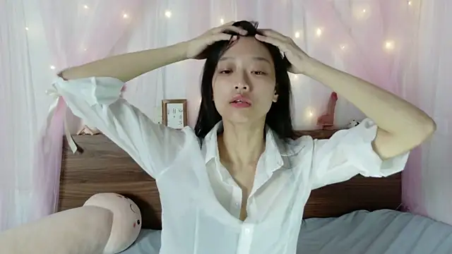 Snapshot of shy_pink_doll chatting on July 24, 3:41 pm shy pink doll online show from July 24, 3:41 pm