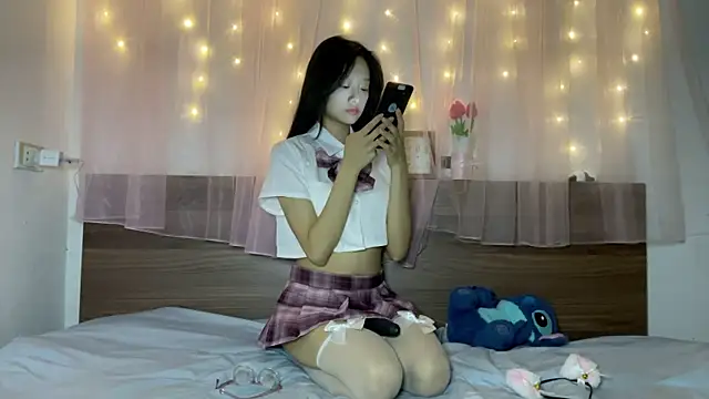 shy pink doll online show from June 8, 3:12 pm