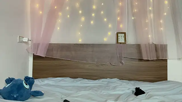 shy pink doll online show from June 9, 3:24 pm