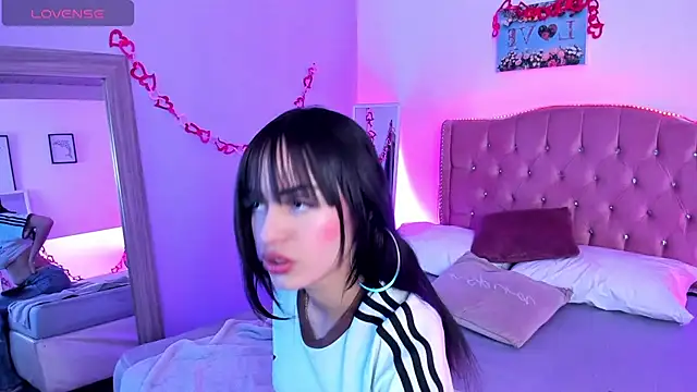 Antonella Bratzz4 online show from May 1, 9:53 pm