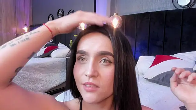 sarah parker  online show from April 17, 8:11 pm