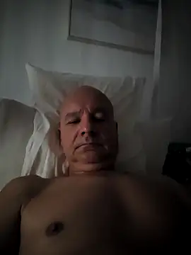 mannohmann5 online show from June 14, 4:46 am