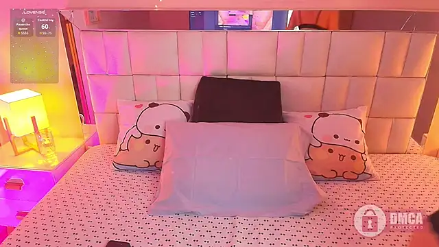 lily reeds online show from May 4, 1:14 pm