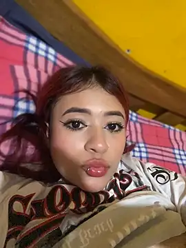 sara2512 online show from April 15, 10:10 pm