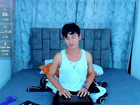 IhanKing online show from June 4, 8:02 pm