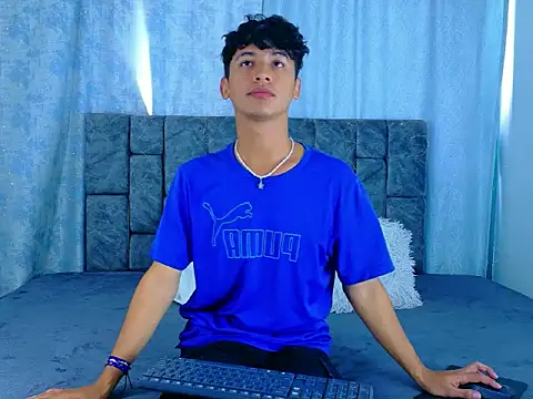 IhanKing online show from May 17, 6:19 pm