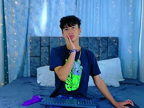 IhanKing online show from May 30, 7:41 pm