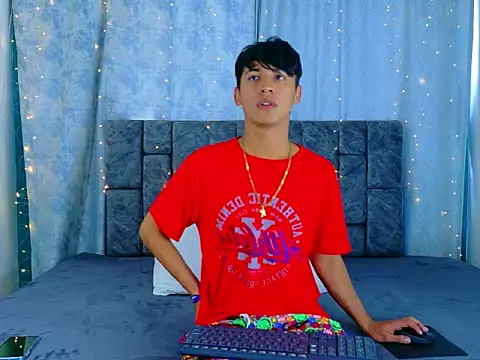 IhanKing online show from May 23, 6:51 pm