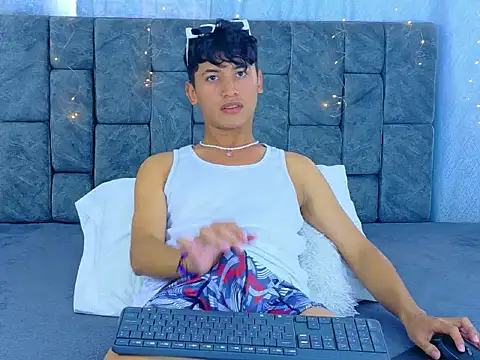 IhanKing online show from May 10, 1:36 pm