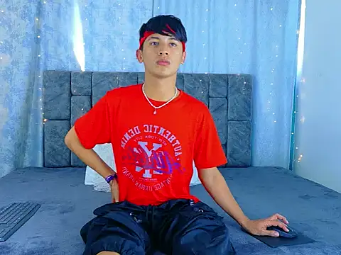 IhanKing online show from May 15, 6:50 pm