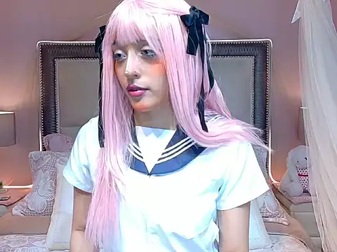 VaLuu   online show from May 12, 1:06 pm