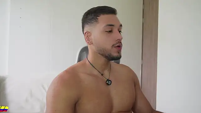 Maximo Dominic online show from April 14, 1:05 pm