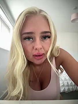 Vanillaheavennn online show from April 16, 11:55 am