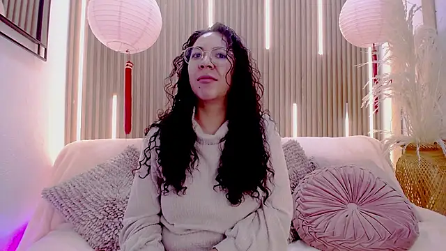 Snapshot of Velvet_Curly chatting on July 1, 12:27 pm Velvet Curly online show from July 1, 12:27 pm