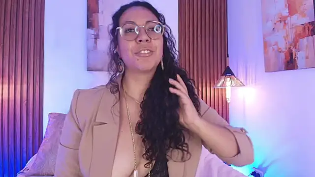 Velvet Curly online show from May 11, 2:45 pm