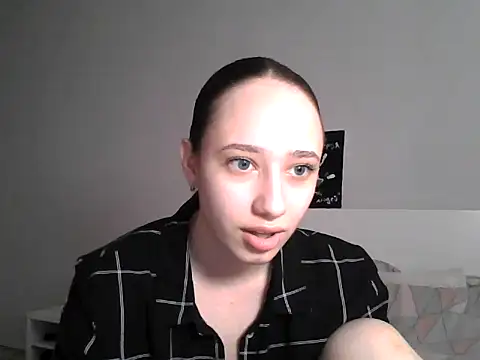 DarkMirel online show from May 7, 1:47 pm