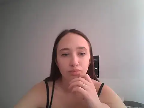 Snapshot of DarkMirel chatting on June 8, 11:22 am DarkMirel online show from June 8, 11:22 am