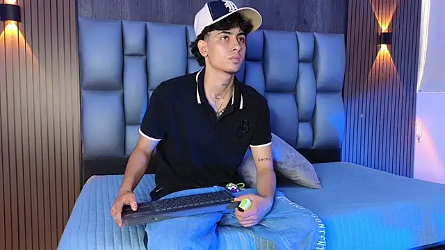 mohamed malik online show from May 24, 1:55 pm