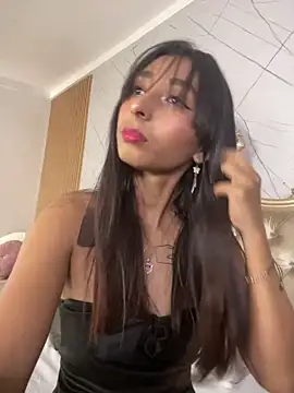 Snapshot of SaraDreamsss chatting on May 28, 3:18 pm SaraDreamsss online show from May 28, 3:18 pm