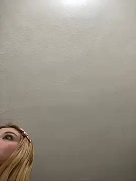 Bunnysweet95 online show from April 30, 8:16 pm