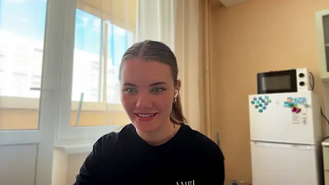 doana bebriti online show from April 16, 12:17 pm