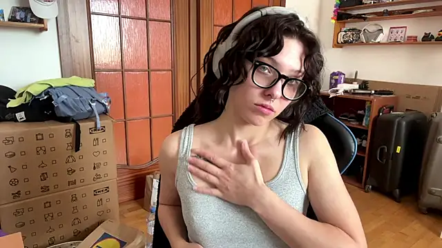 PillowPeachX online show from May 23, 10:03 am